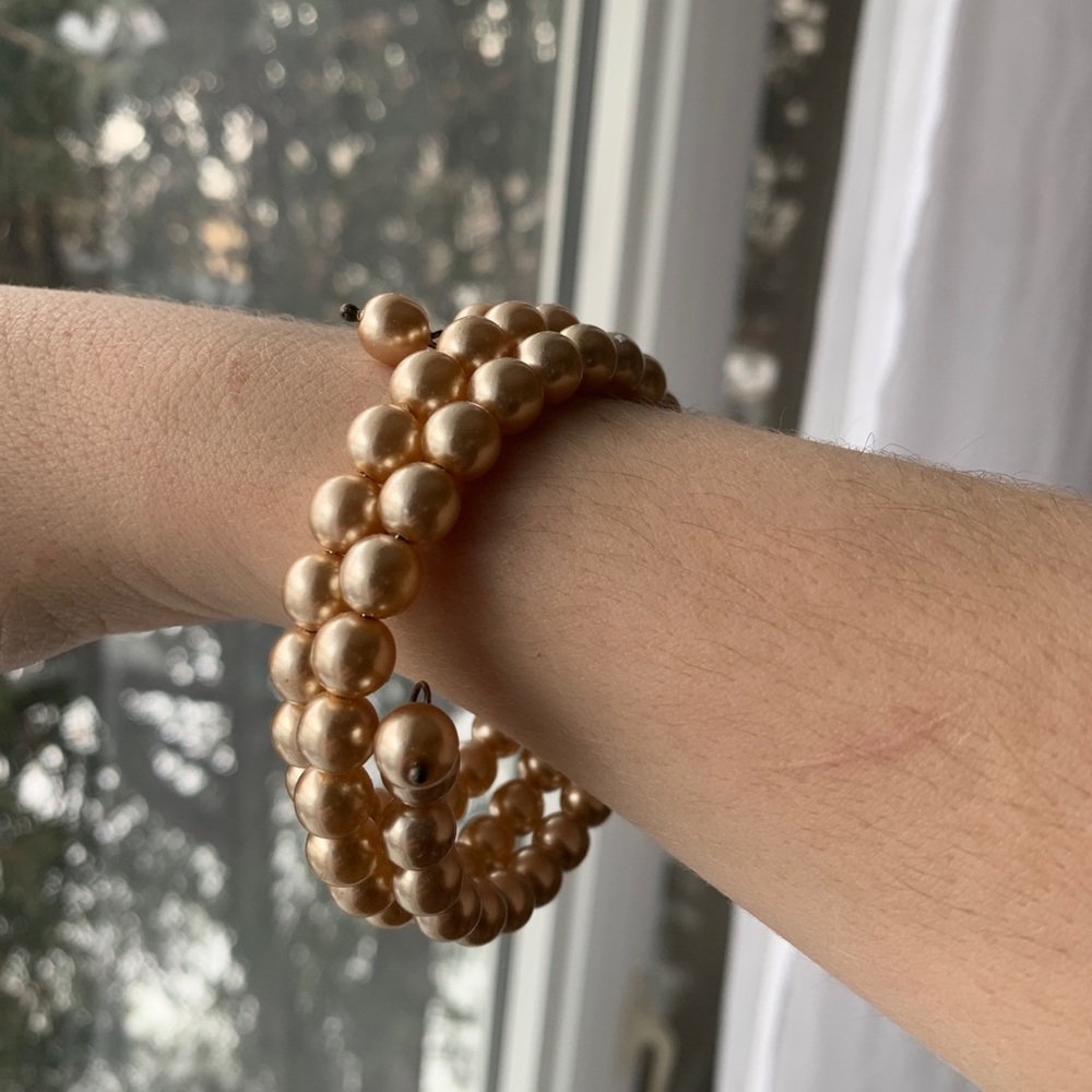 🎁Wire Multi strand Faux Pearl Bracelet 🎁